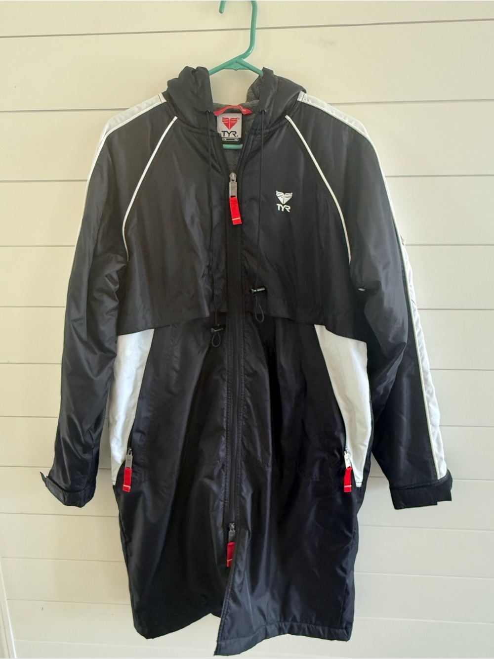 TYR fleece lined Black Hooded Swim Jacket -excellent condition